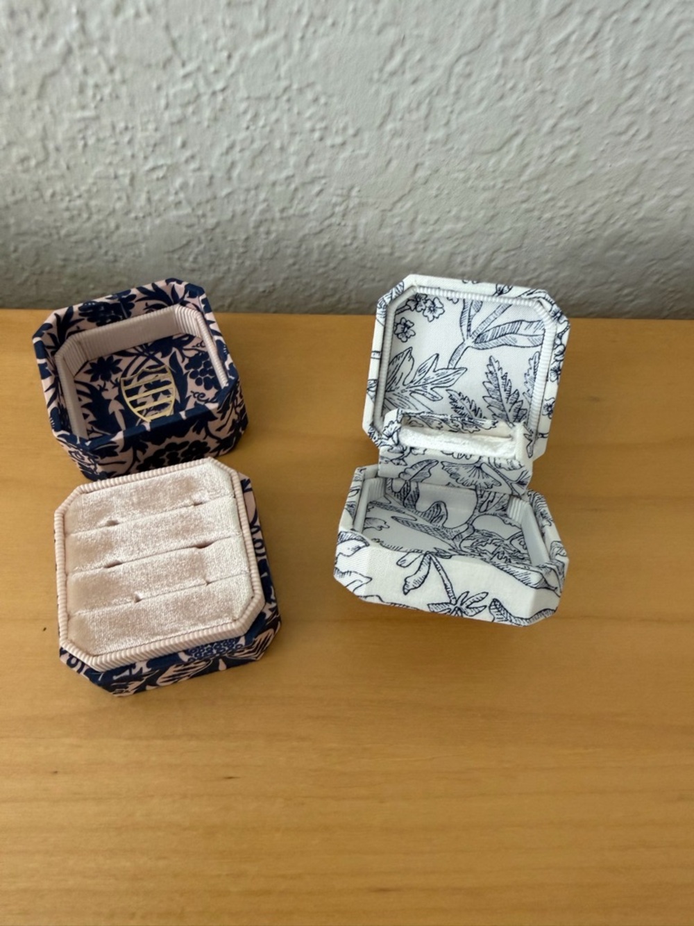 Triple ring and proposal box